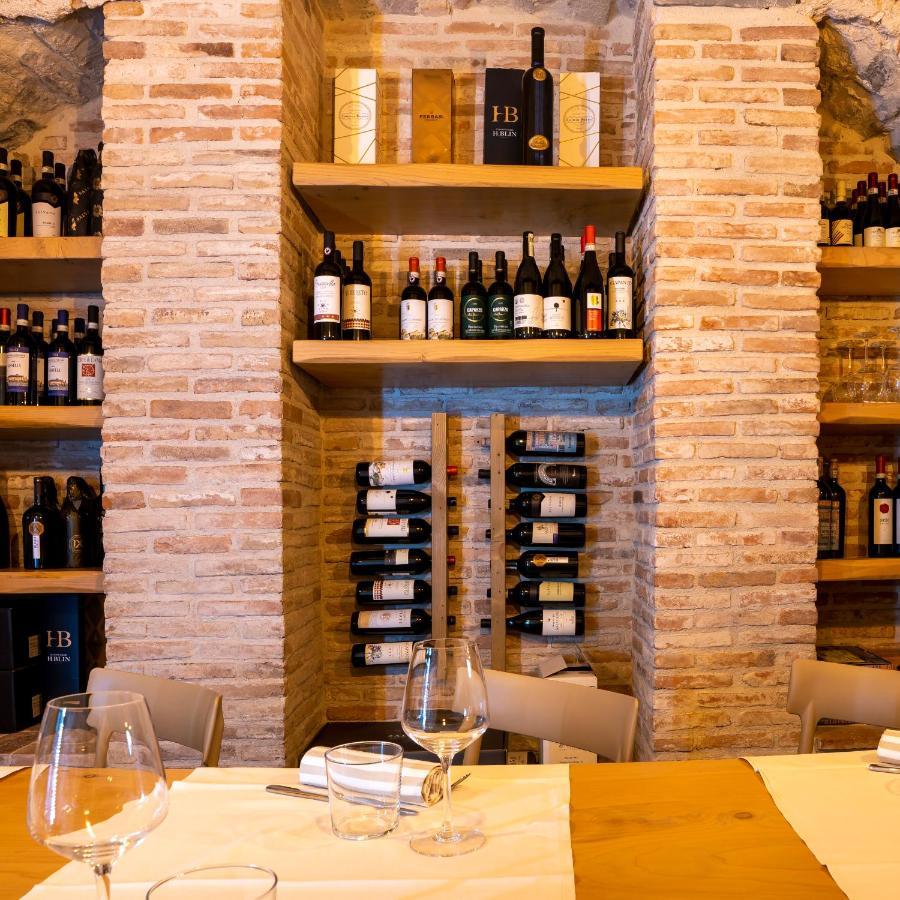 Locanda Alberti Манделло-дель-Ларио Экстерьер фото
